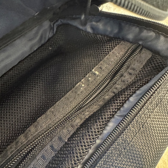 Fossil Travel Toiletry Bag in black stylish practical accessory perfect for men - Picture 10 of 13